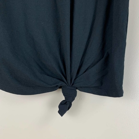 BP Crewneck Knotted Tee Size Large. - Picture 4 of 6